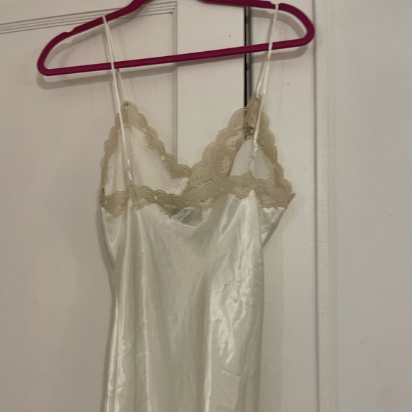Vintage Victoria secret white slip dress with lace. - Picture 4 of 5